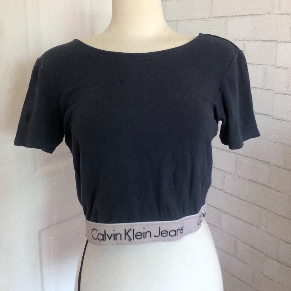 CALVIN KLEIN CROP TOP